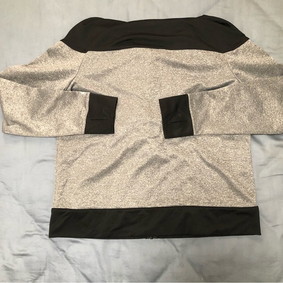 UMass Athletics Official Champion Zip Up Hoodie L/XL - Picture 3 of 4